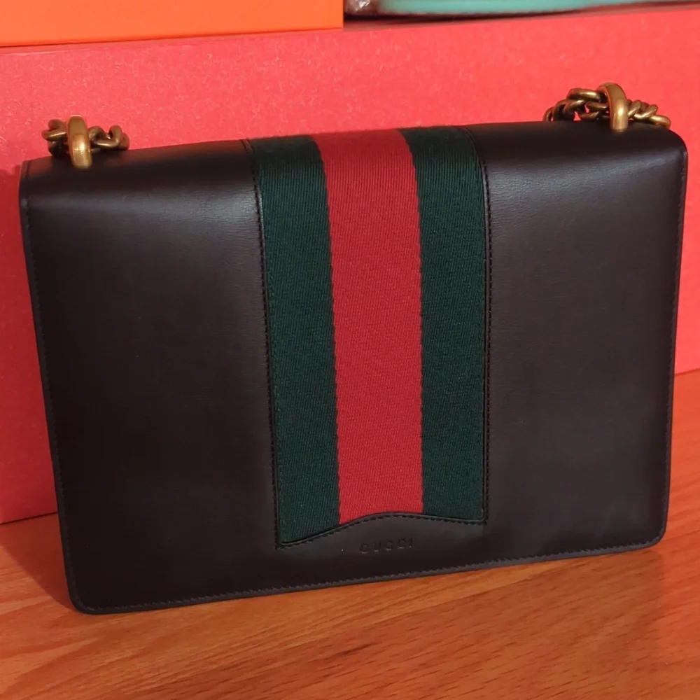 Gucci purse - Picture 5 of 6